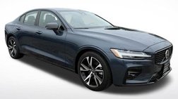 2023 Volvo S60 B5 Core Dark Theme