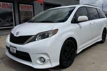 2012 Toyota Sienna SE 8-Passenger