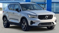 2024 Volvo XC40 B5 Core Dark Theme