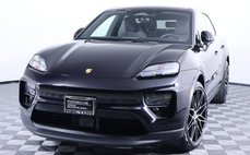 2025 Porsche Macan 4S Electric