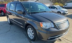 2016 Chrysler Town and Country Touring