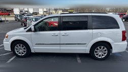 2016 Chrysler Town and Country Touring