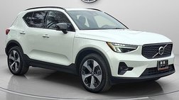 2025 Volvo XC40 B5 Plus Dark Theme