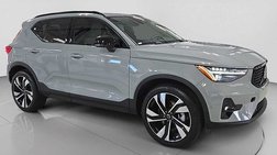 2025 Volvo XC40 B5 Ultra Dark Theme