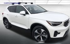 2025 Volvo XC40 B5 Plus Bright Theme
