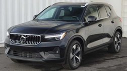 2025 Volvo XC40 B5 Plus Bright Theme