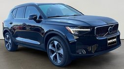 2025 Volvo XC40 B5 Core Bright Theme