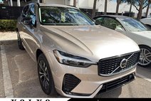 2024 Volvo XC60 B5 Core Dark Theme