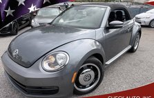 2013 Volkswagen Beetle 2.5L Convertible with Technology