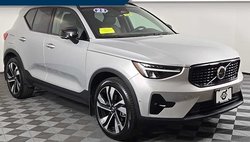 2023 Volvo XC40 B5 Plus Dark Theme