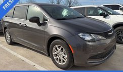 2023 Chrysler Voyager LX