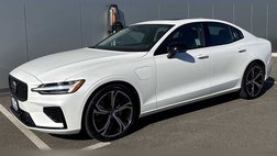 2023 Volvo S60 Recharge T8 Core Dark Theme