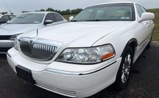 2010 Lincoln Town Car Signature Limited