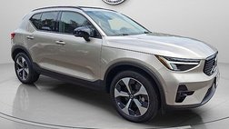 2023 Volvo XC40 B5 Plus Dark Theme