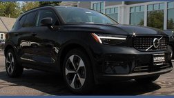 2026 Volvo XC40 B5 Plus