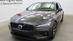2024 Volvo S60 B5 Core Dark Theme