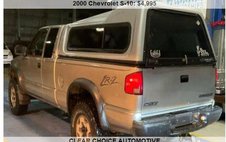 2000 Chevrolet S-10 LS