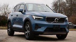 2025 Volvo XC40 B5 Core Bright Theme