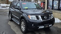 2011 Nissan Pathfinder LE