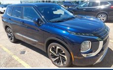 2023 Mitsubishi Outlander SE