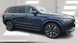 2022 Volvo XC90 T6 Momentum 7-Passenger