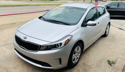 2017 Kia Forte5 LX