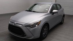 2020 Toyota Yaris Hatchback LE