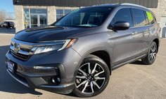 2020 Honda Pilot Touring w/Rear Captain's Chairs