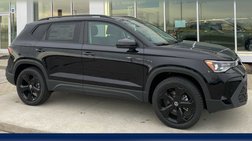 2026 Volkswagen Taos SE Black 4Motion