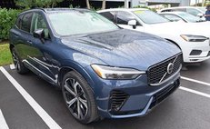 2024 Volvo XC60 Recharge T8 Ultimate Dark Theme
