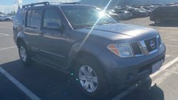 2005 Nissan Pathfinder LE