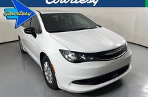 2025 Chrysler Voyager LX