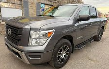 2022 Nissan Titan SV