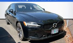 2022 Volvo S60 Recharge T8 R-Design Expression