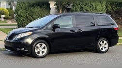 2016 Toyota Sienna LE 8-Passenger