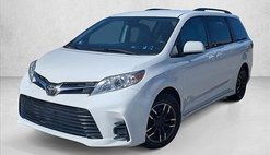2018 Toyota Sienna LE