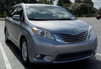 2014 Toyota Sienna XLE