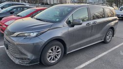 2025 Toyota Sienna LE 8-Passenger