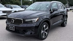 2025 Volvo XC40 B5 Plus Bright Theme