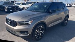 2022 Volvo XC40 T5 R-Design
