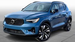 2023 Volvo XC40 B5 Plus Dark Theme