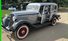 1934 Plymouth 