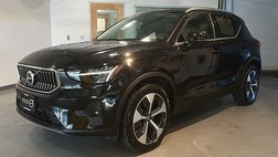 2025 Volvo XC40 B5 Plus Bright Theme