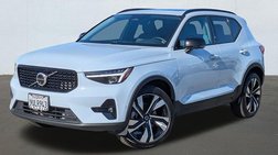 2025 Volvo XC40 B5 Ultra Dark Theme