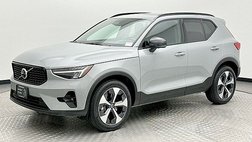 2025 Volvo XC40 B5 Plus Dark Theme