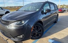 2020 Chrysler Pacifica Touring L Plus