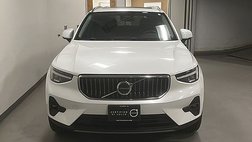 2025 Volvo XC40 B5 Plus Bright Theme