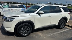 2024 Nissan Pathfinder SV