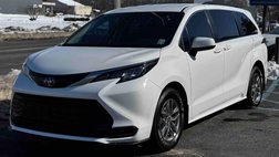 2022 Toyota Sienna LE 8-Passenger