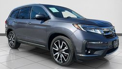 2020 Honda Pilot Touring w/Rear Captain's Chairs